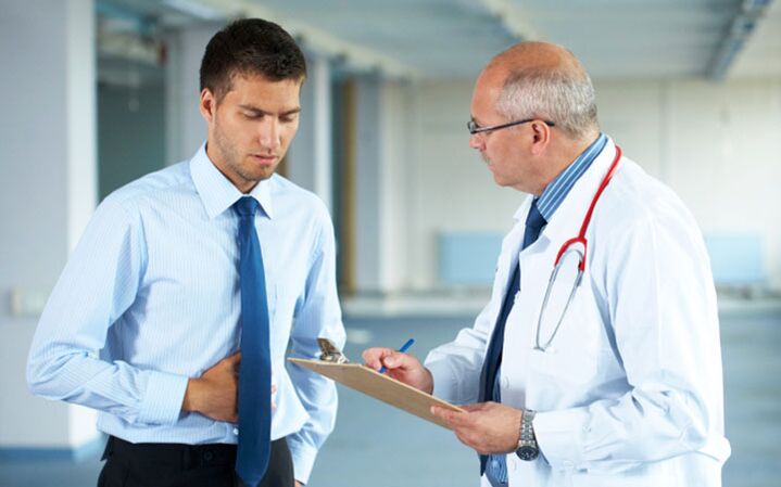 Doctor advises the patient