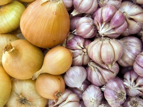 Garlic and Onions - Home Remedies to Treat Helminth Infestation